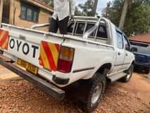 A picture of Hilux Toyota 2004