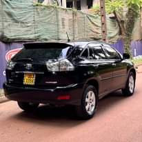 A picture of Toyota harrier 2008