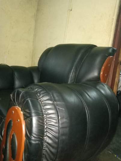 classifieds/furniture sofas