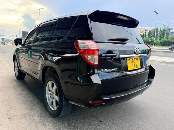 A picture of PRICE 27ML TOYOTA VANGUARD 2009 2 360cc 90 000km 7