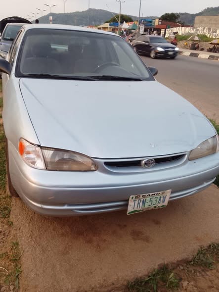 A picture of 2002 Toyota corolla