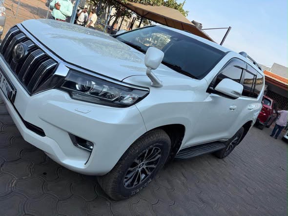 A picture of 2017 Toyota Land Cruiser