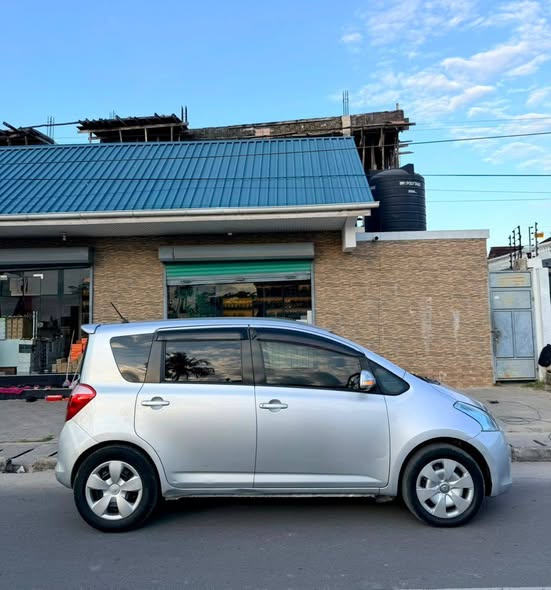 A picture of TOYOTA RACTIS BEI MILLION 12 8 0757455444