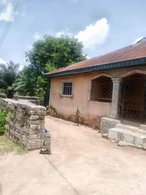 A picture of Urgent sales 3 2 and 1bedroom flat on a 100