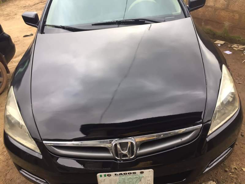 A picture of Tokunbo standard Honda DC 07 with good interior and exterior
