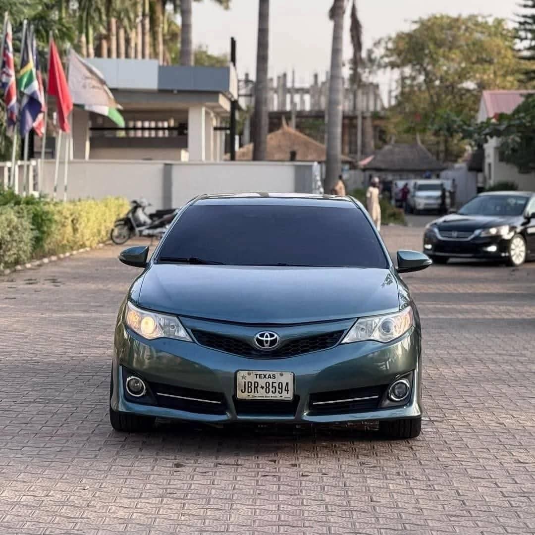 A picture of VERY CLEAN 2014 TOYOTA CAMRY nPRICE