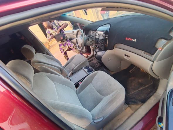 A picture of TOYOTA SIENNA 05 Engine gear ac OWNER NEED MONEY PRICE