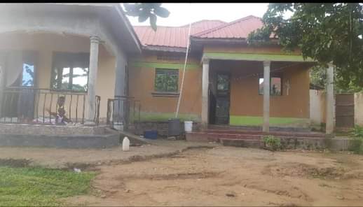 A picture of 2in 1 3bed room house for sale Loc Matuga kigoogwa