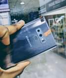 A picture of Samsung note 9