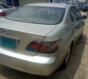 A picture of 04 model Lexus es330 everything working perfectly fine buy and
