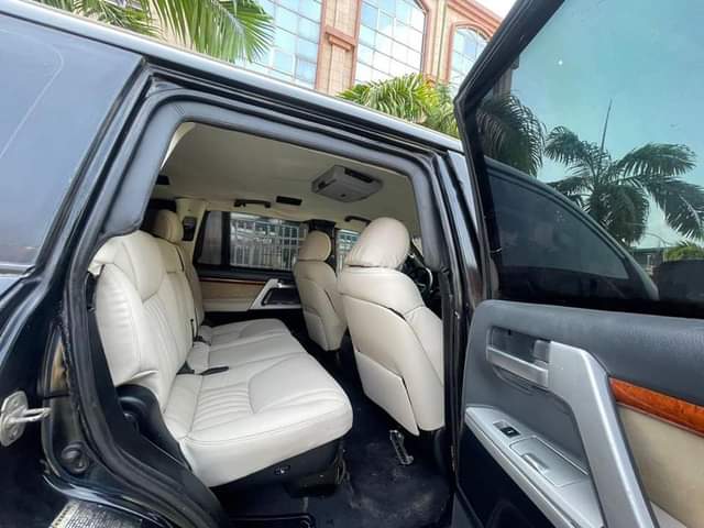 A picture of Toyota Landcruiser 2013 upgraded to 2020