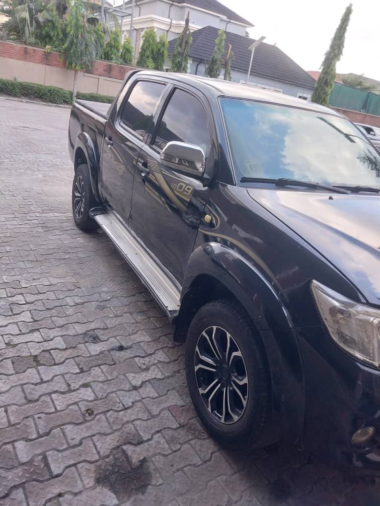 A picture of HILUX 2013 MODEL