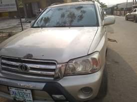 A picture of Toyota Highlander 06