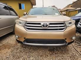 A picture of Foreign used 2012 Toyota highlander LE accident free going for