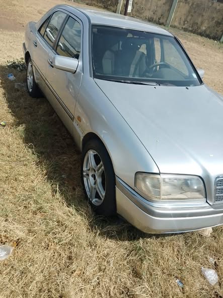 A picture of Benz 4 plug working perfectly buy an drive Dm 07015227957