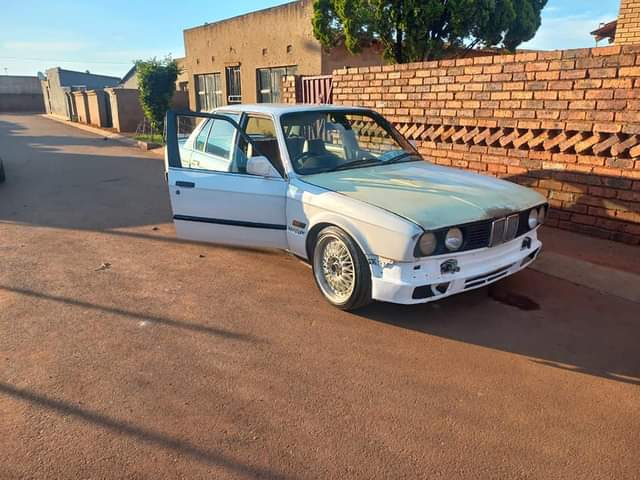 bmw e30