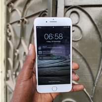 A picture of iPhone 7 Plus 32gb bei 200 000 0655695769 finger NO