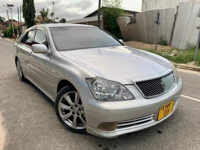 A picture of CROWN INAUZWA BEI ML 12 0712445511