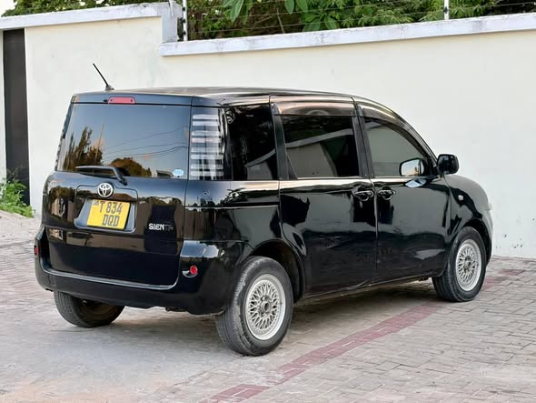 A picture of Toyota sienta