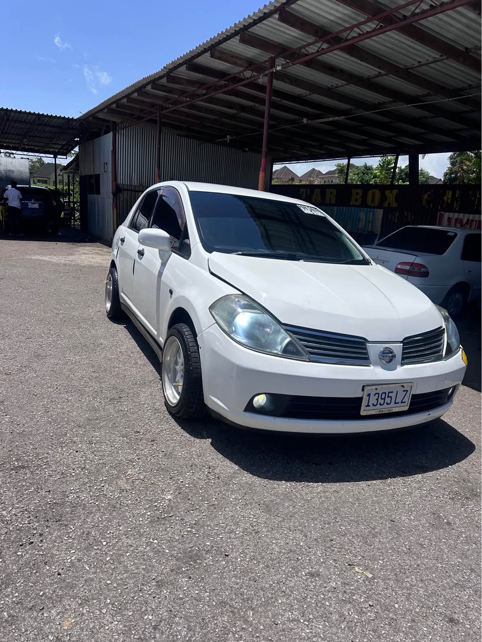 used nissan tiida