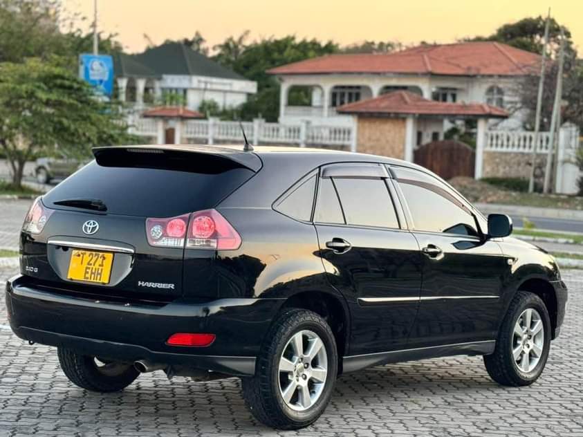 A picture of TOYOTA HARRIER BEI MIL 32.8 tu YEAR 2005 Cc 2360