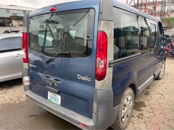 A picture of NIGERIAN USED 2013 RENAULT TRAFIC