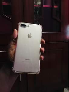 A picture of iPhone 7 Plus 128gb