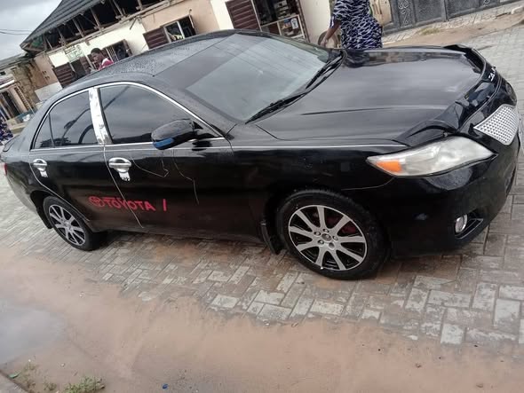 A picture of Toyota Camry 0 8