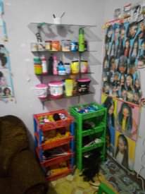 A picture of Saloon inauzwa