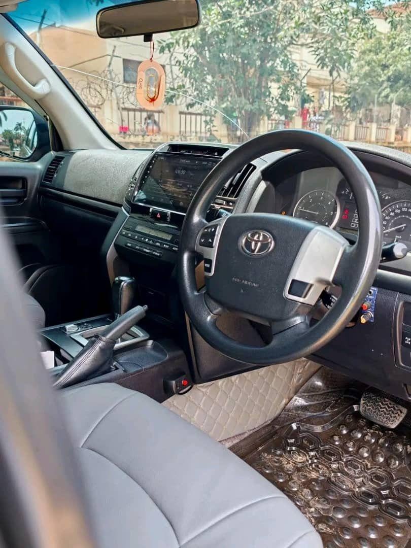 A picture of 2014 Toyotalandcruiser vxr