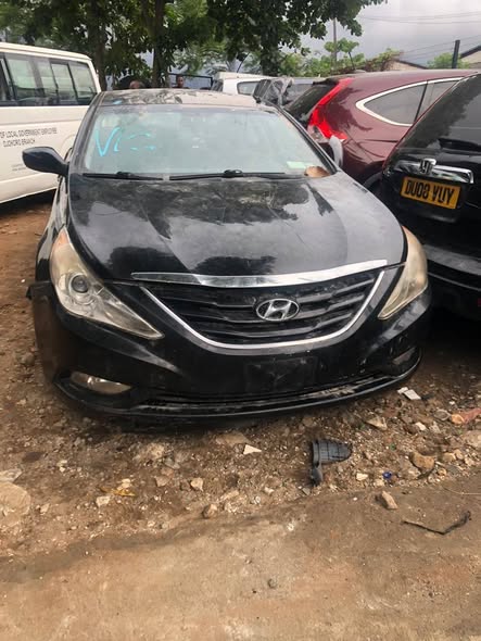 A picture of Distress Hyundai Sonata 2013 Accident free As landed untouched 8