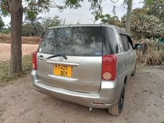 A picture of Toyota raum