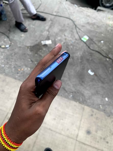 A picture of Samsung s9