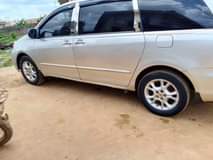 A picture of Toyota sienna