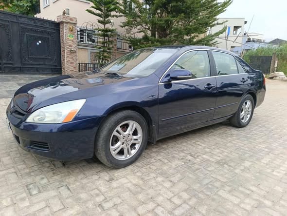 A picture of Honda accord DC 07 2 7m