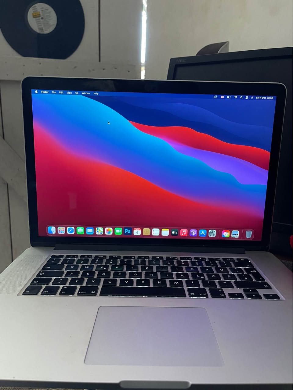 A picture of MACBOOK PRO Retina Display 15 inch 2K display resolution 2014