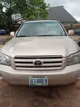 A picture of Toyota highlander 3 seater