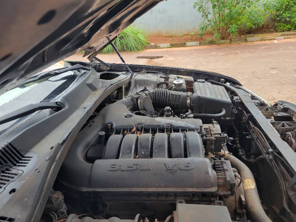 A picture of 2008 CHRYSLER C300 EVERYTHING IS WORKING PERFECTLY