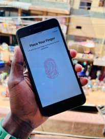 A picture of iPhone 7 Plus 128Gb at 300k
