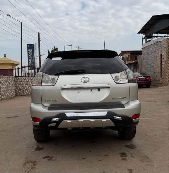 A picture of Lexus Rx350