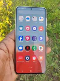 A picture of Samsung S21 5g
