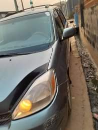 A picture of Toyota sienna tokunbo standard 05 model engine and gear ac