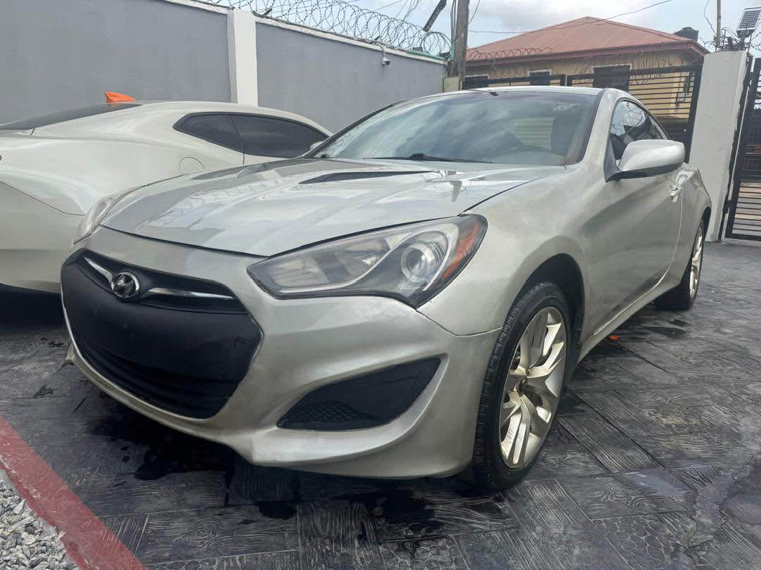 A picture of Registered Hyundai genesis coupe 2013 model Thumb start Touch screen