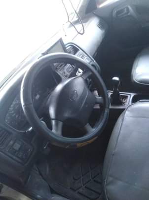 A picture of Nissan primera 2002 model