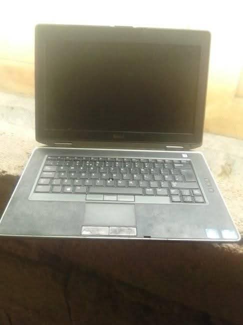 A picture of Dell laptop latitude E6430