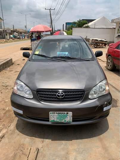 A picture of 2006 Toyota Corolla in good condition everything working perfectly