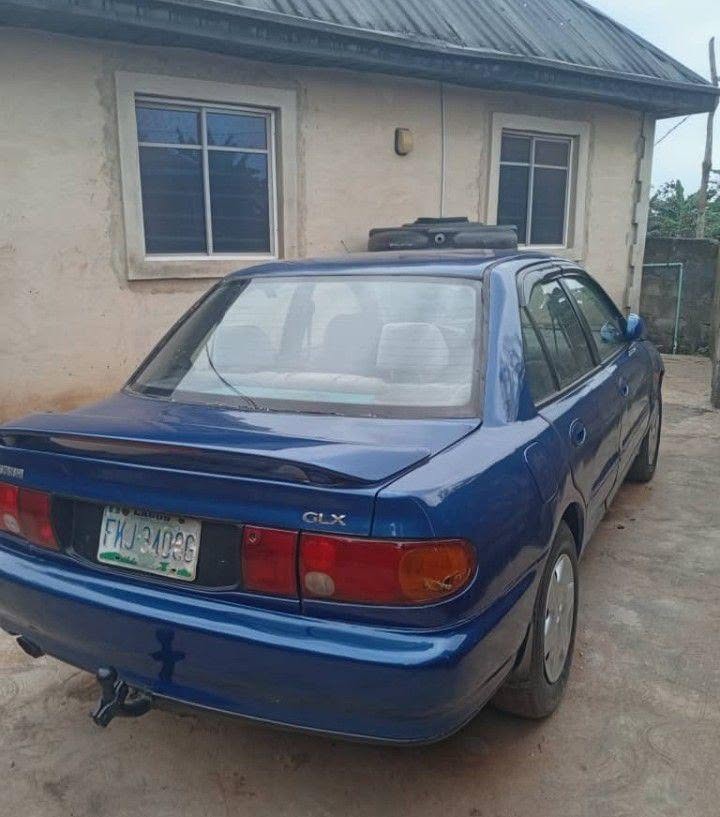 A picture of 2000 Mitsubishi Lancer