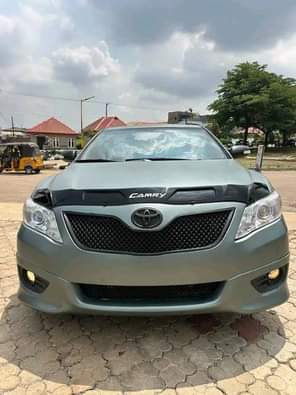 A picture of REGISTERED TOYOTA CAMRY XLE Thumbstart 2 Keyless Remote Open Roof