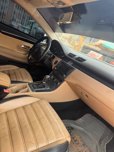 A picture of Volkswagen Passat 2013