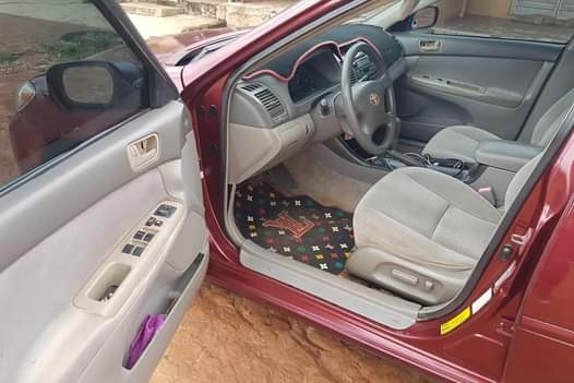 A picture of 2004 TOYOTA CAMRY 09125771985